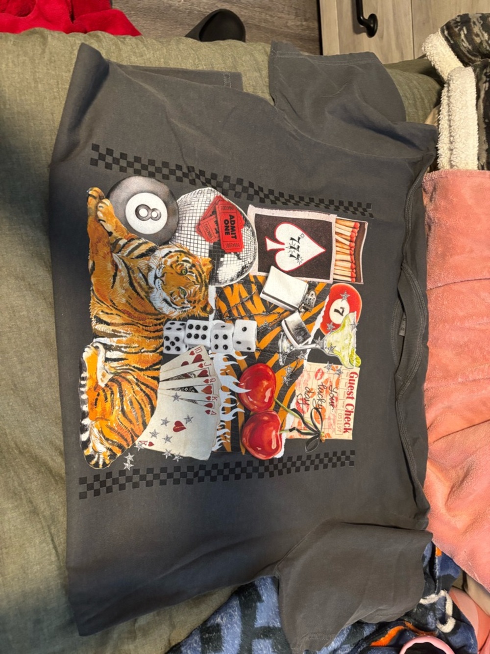 Women’s Graphic Tee with Tiger & Game Motif - Charcoal
